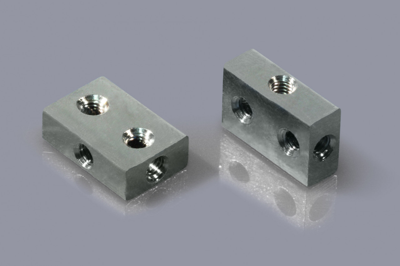 Threaded mounting cubes, type B