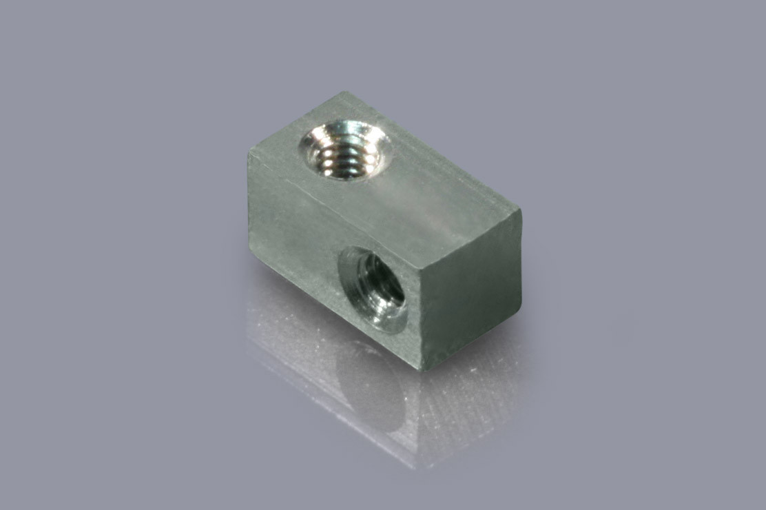 Threaded mounting cubes, type D